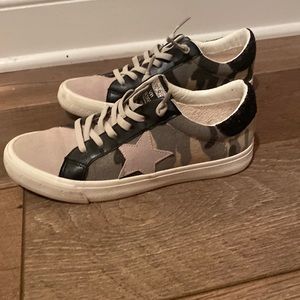 Vintage Havana camoflouge sneakers